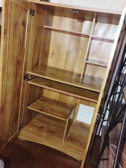 WOODEN CABINET/COMPUTER DRESSER