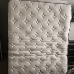 Queen Mattress And Box Spring Like New No Damage Or Spots On It  