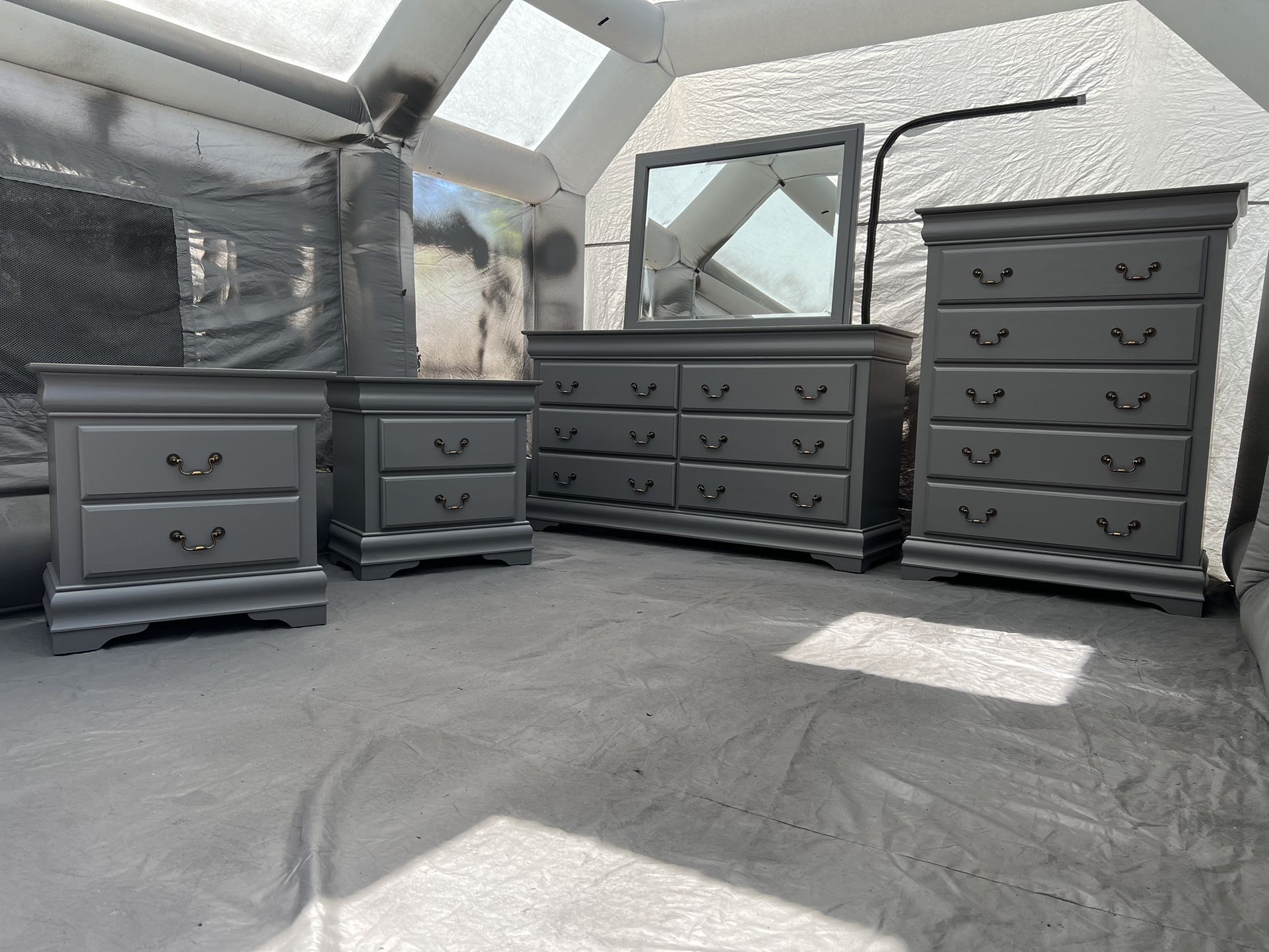 Dresser Set 