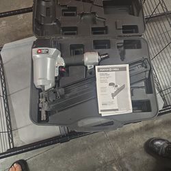 Framing and Roofin Nailer. Pneumatic 21-Degree 3-1/2 in