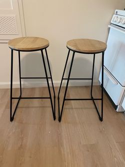 Set of 2 Round Wood Top Bar Stools