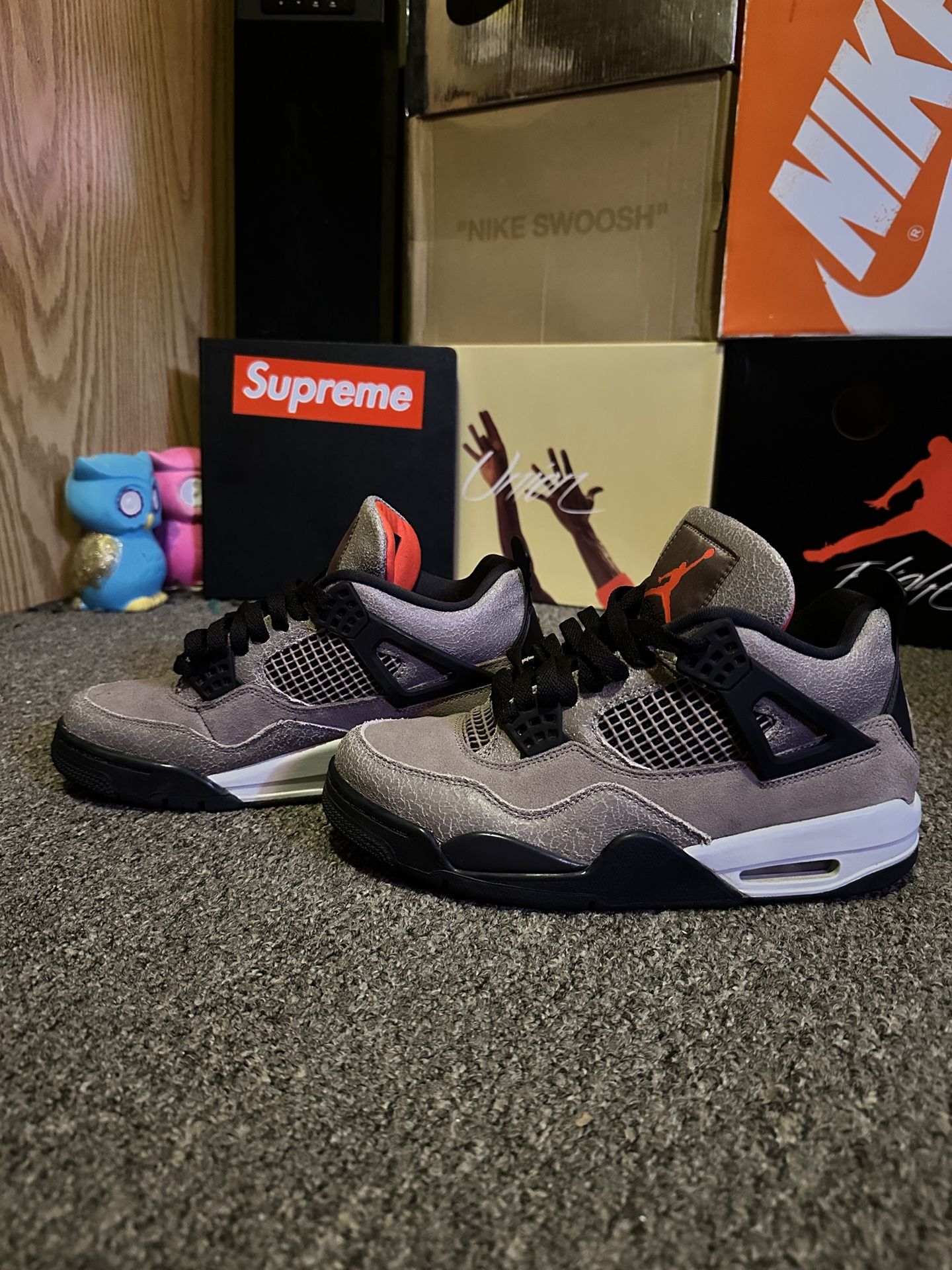 Jordan 4 Taupe 