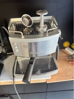DeLonghi Espresso Machine with Steam Frother – Works Great