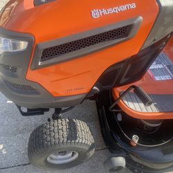 窗Husqvarna YTA 18542 riding mower / Deltona 