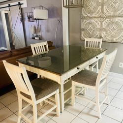 Kitchen table chairs 