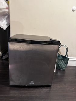 1.1 Freezer Perfect Working Condition 