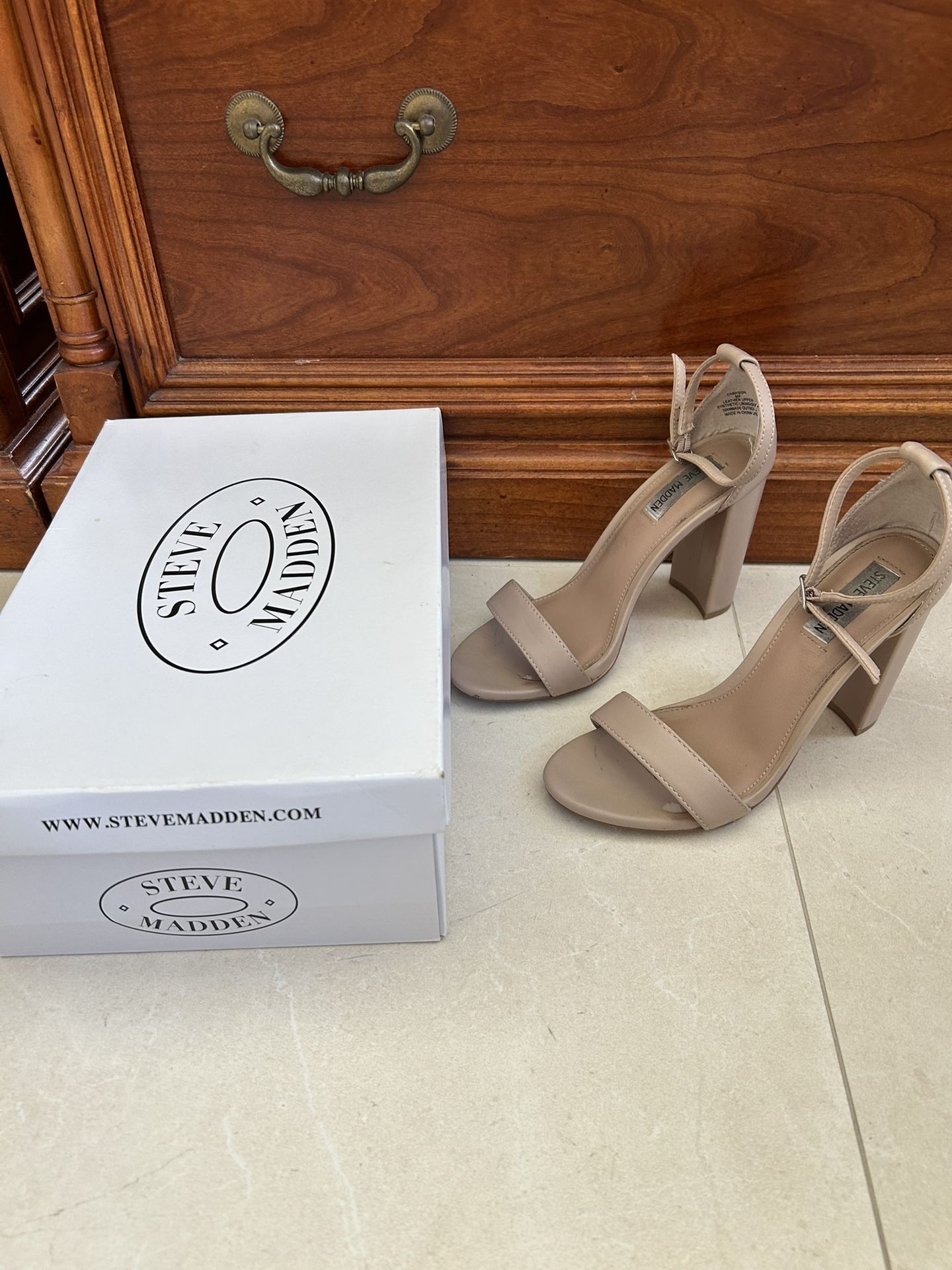 Steve Madden Size 8 Tan Sandals