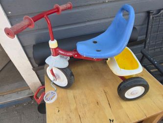 Tricycle radio flyer