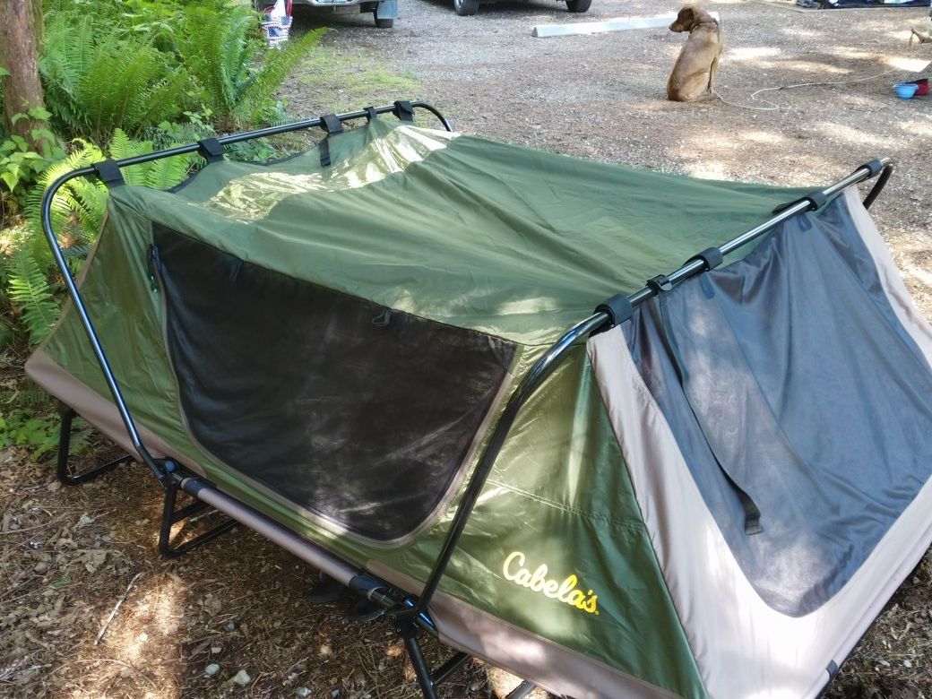 Cabela's deluxe tent cot for Sale in Lynnwood, WA OfferUp