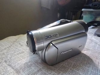 Panasonic Camcorder 30x Optical Zoom