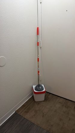 Mop & bucket