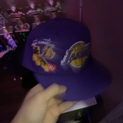 La Lakers Fitted Size 8