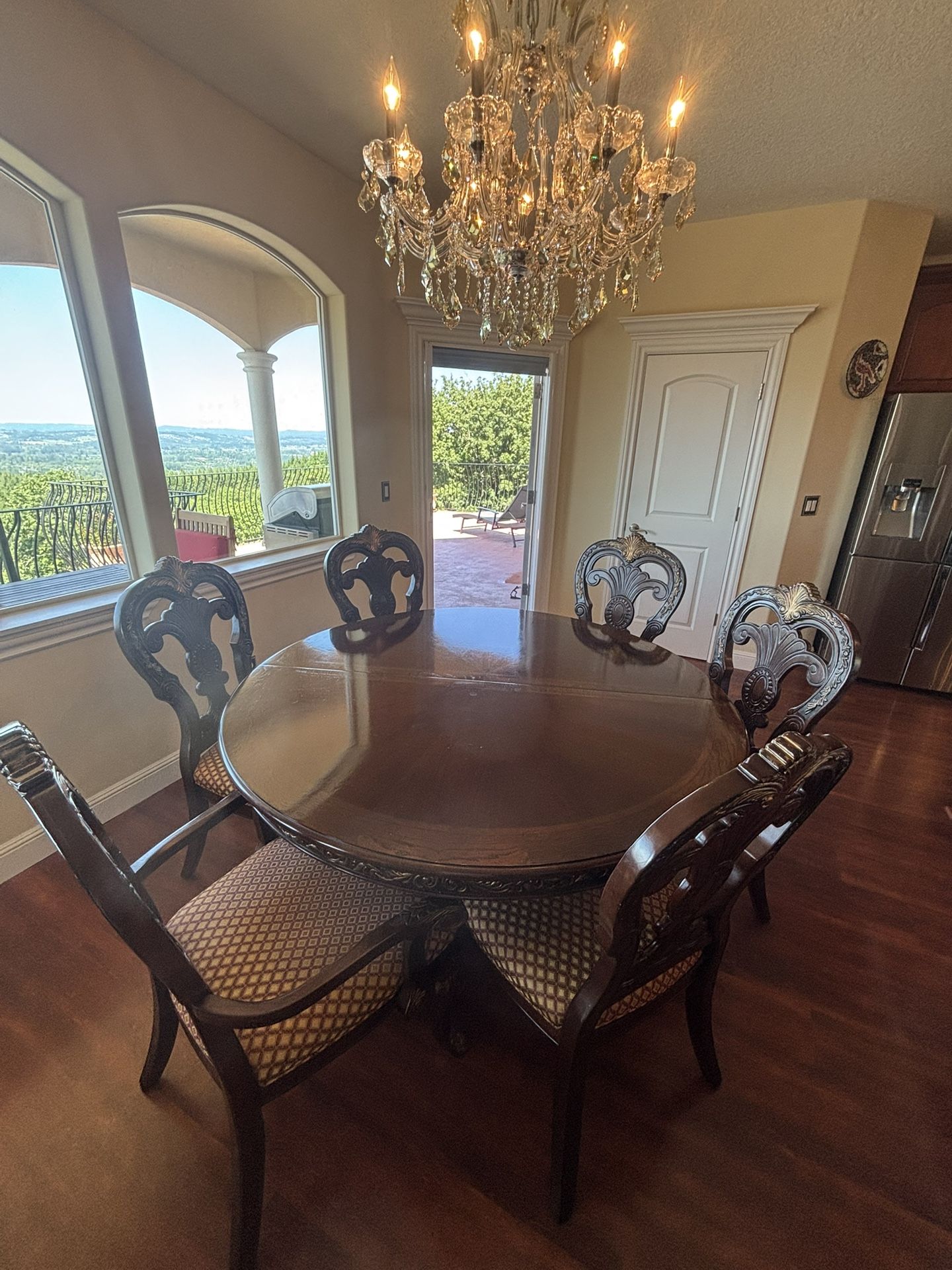 Extendable Dining room Table Set