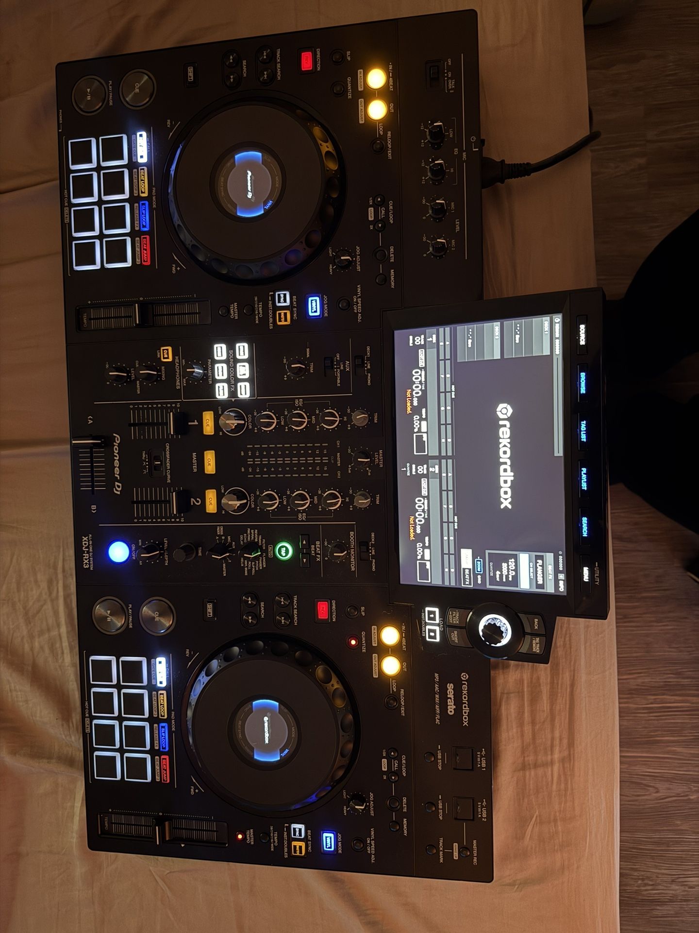 Pioneer DJ XDJ-RX3 – Pro-Level All-in-One DJ System
