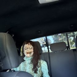 2013 SPIRIT HALLOWEEN Lying Regan ANIMATRONIC