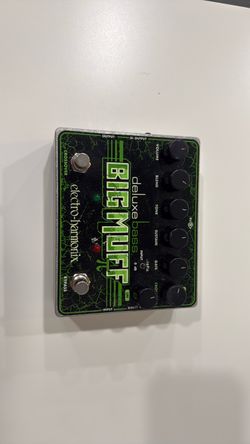 Electro-Harmonix Deluxe Bass Big Muff Pi Pedal