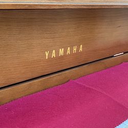 Beautiful Yamaha Console Piano W/ a matching bench
