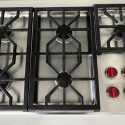 “Wolf”Professional Gas Cooktop
