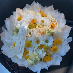 Mixed Yellow Bouquets / Ramos De Flores Amarillas 