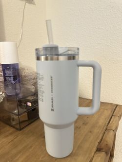 NWT Stanley Starbucks Collab Limited Edition Spring Blue Quencher 40oz Tumbler