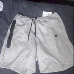 Nike Men's Sportswear NSW Tech Fleece Shorts Grey FB8171-063 MSRP $90 XL