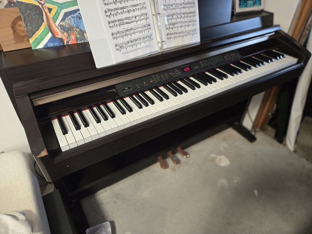 Yamaha Clavinova CLP 240 Digital Piano
