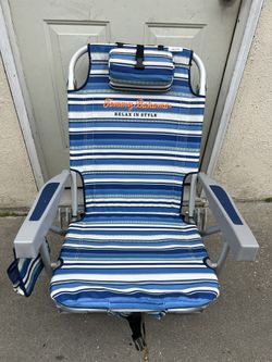 TOMMY BAHAMA FOLDING CHAIR