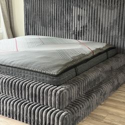 New in Box Fluffy King Bed $10Down