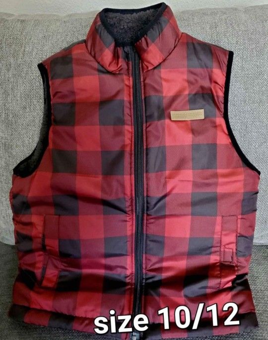 Kids puffer vest size 10/12