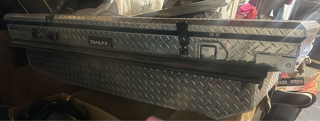Truck toolbox