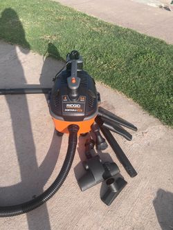 New RIDGID portable vacuum) shop vac 4 gallon garage, vacuum