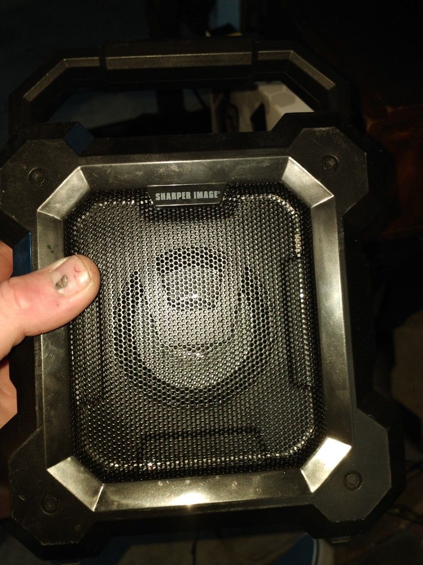 NEW SPEAKER BLUE TOOTH LOUD!