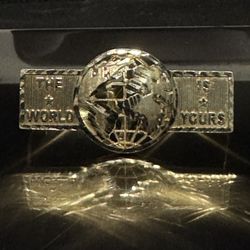 Gold double ring the world is yours 