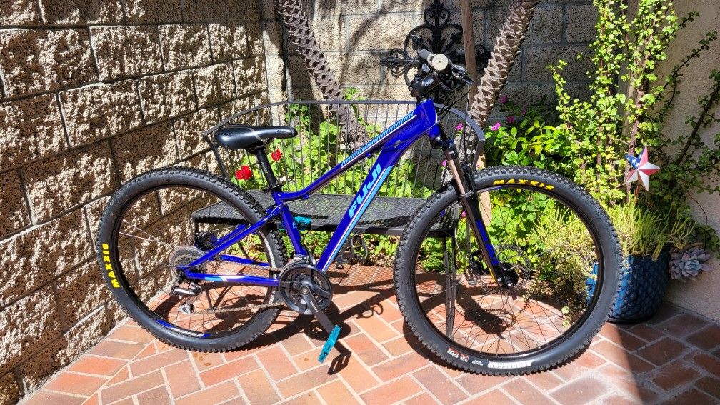 Fuji Road Bike, In Excellent Conditions