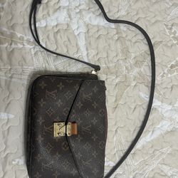Louis Vuitton Purse 