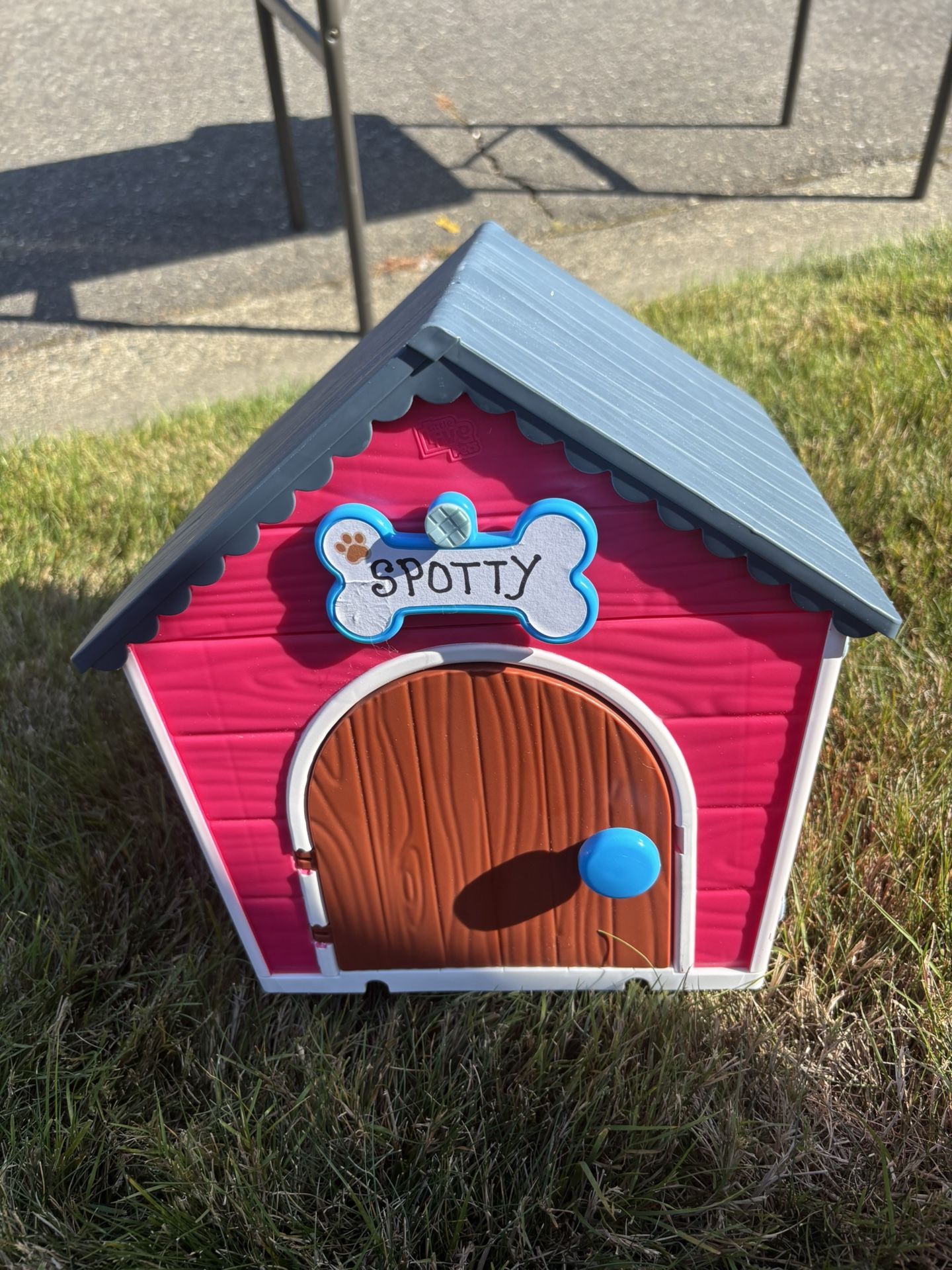 Play Dog House