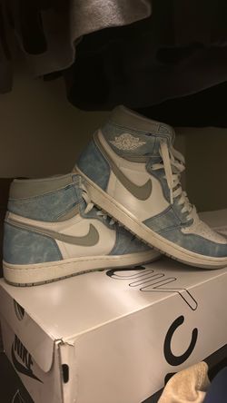 Jordon 1 Retro High Hyper Royal Smoke Grey