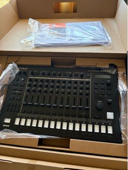 Roland TR8S