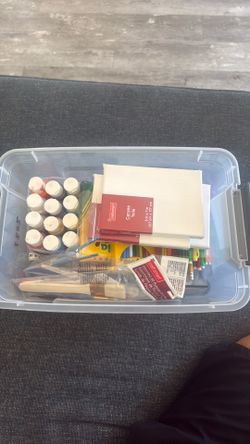 Arts and crafts supplies
