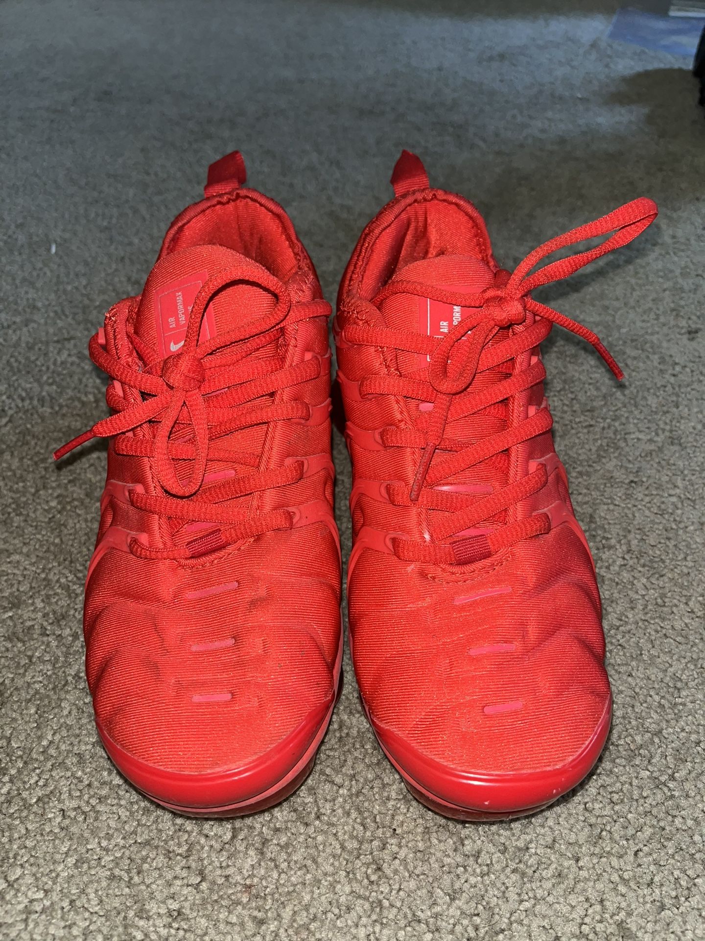 Nike vapormax plus red men's shoe best sale