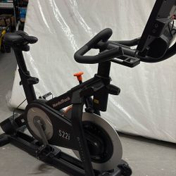 NordicTrack Commercial S22i Studio Electric Exercise Bike 