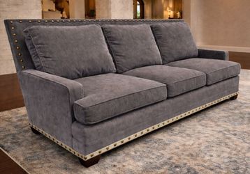 DESIGNER VANGUARD SOFA - MADE IN

AMERICA - $6000+ NEW