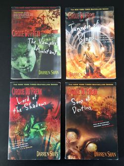 CIRQUE DU FREAK BOOK LOT [4 BOOKS] - GOOD CONDITION