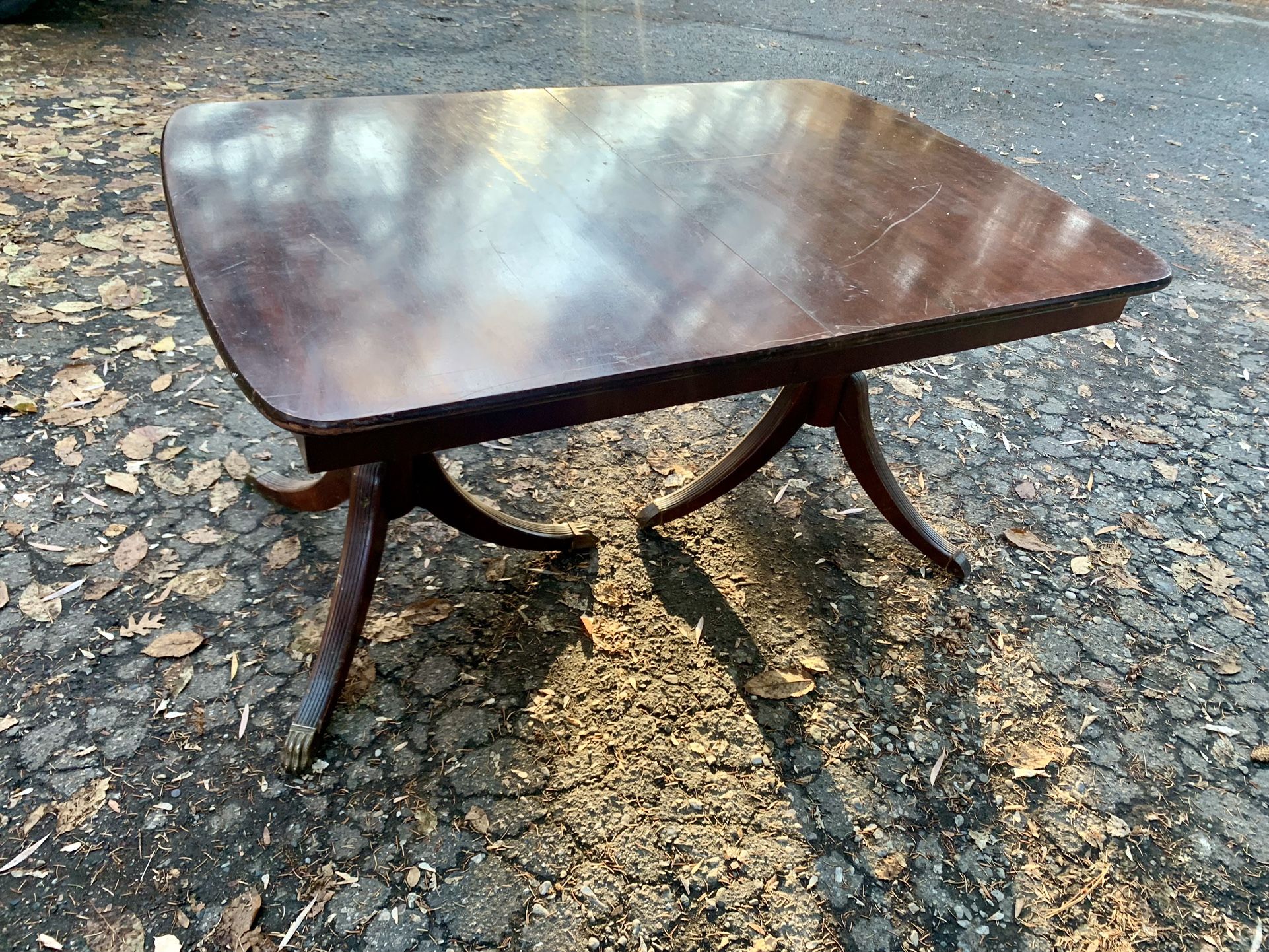 vintage Duncan phyfe mahogony dining table