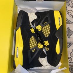 Jordan 4 lightning