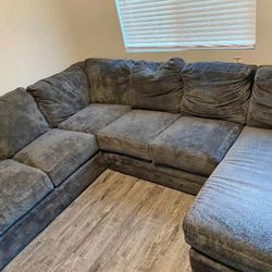 3pc Mammoth Sectional Couch Free Delivery 🚚 