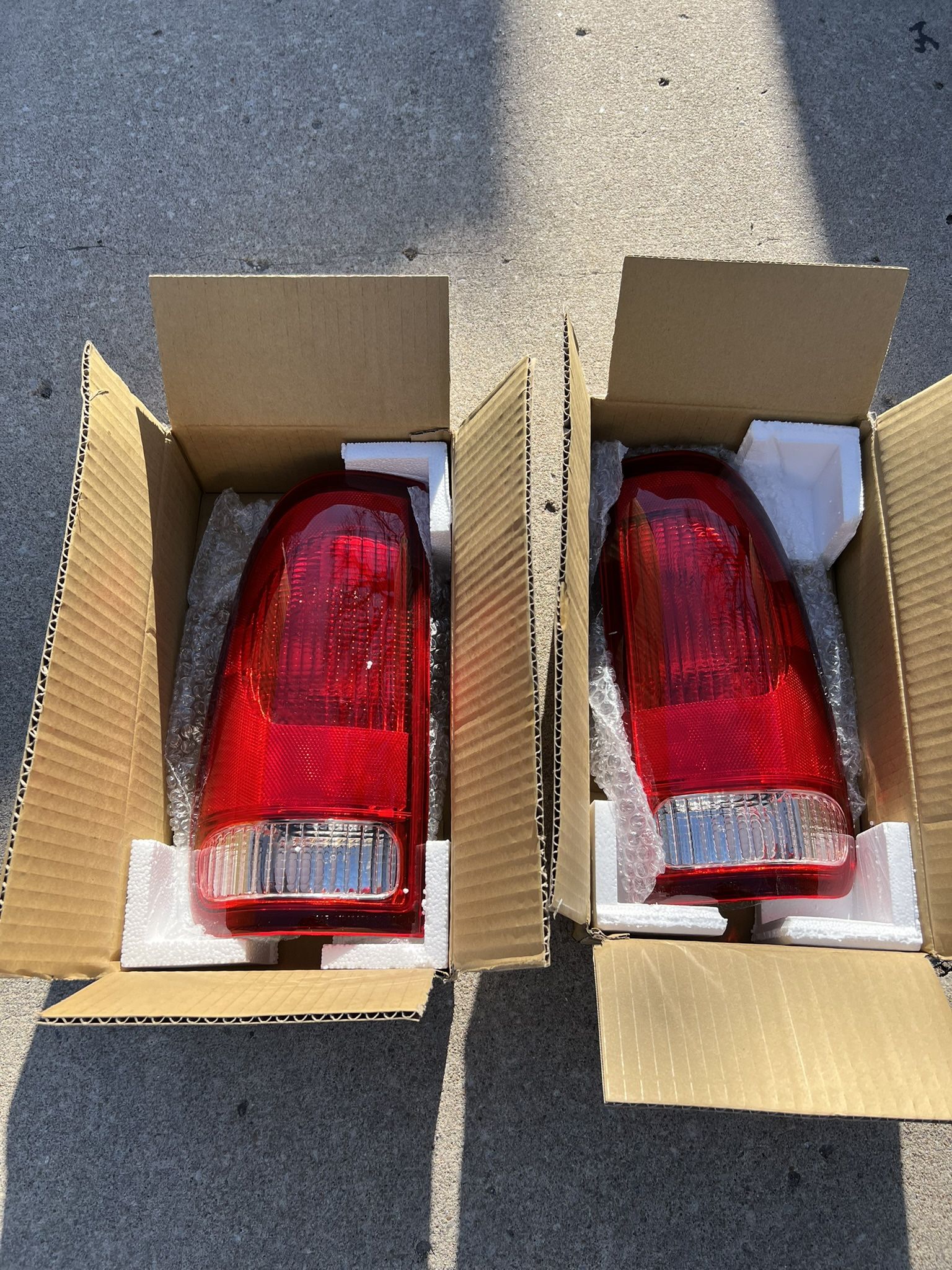 1(contact info removed) Ford F150/250 Taillights