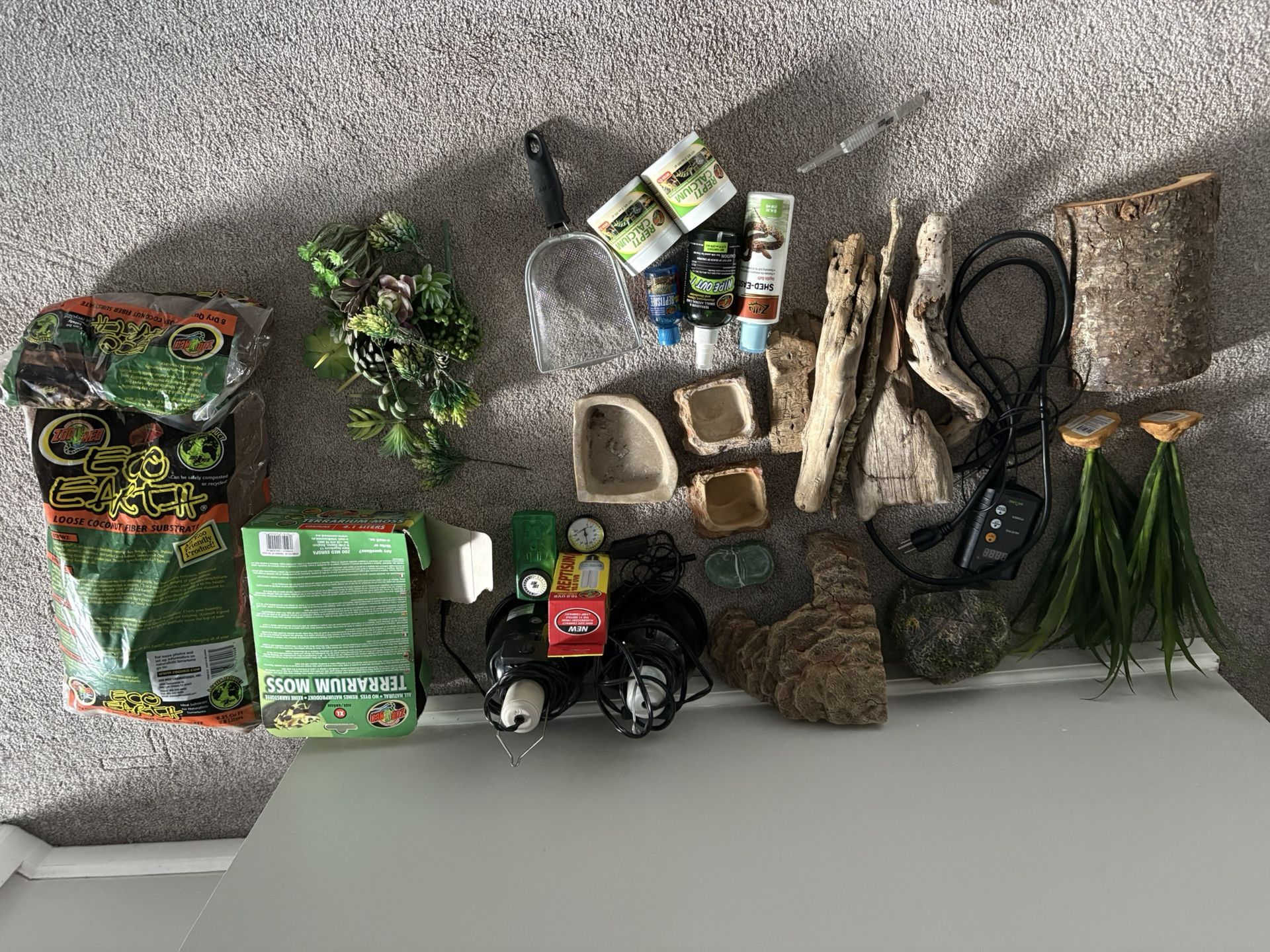 Selling Reptile Enclosures And Supplies