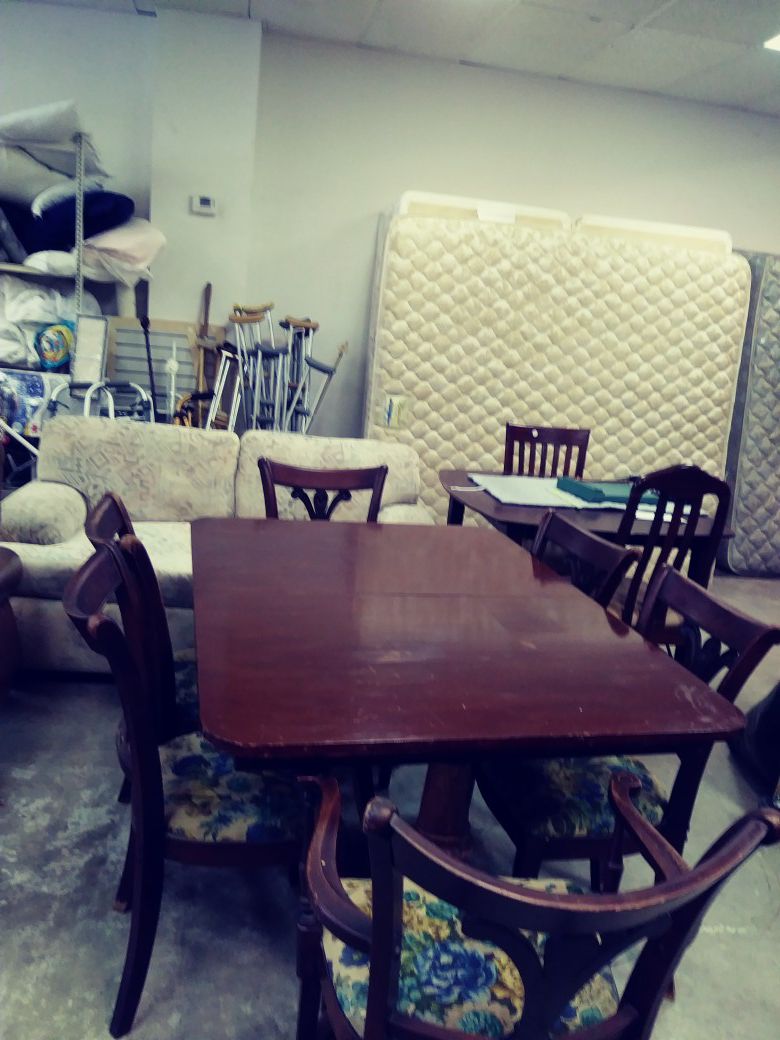 Antique Dyning table with 6 chairs