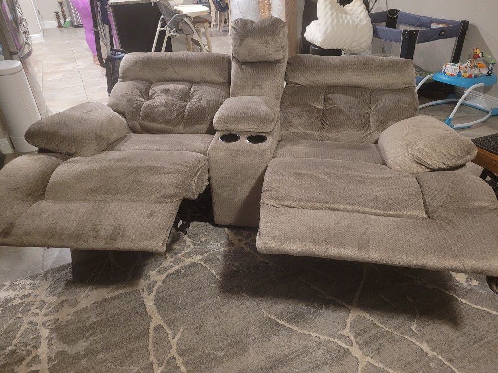 Couch and Loveseat Recliner for Sale in Odessa, FL - OfferUp